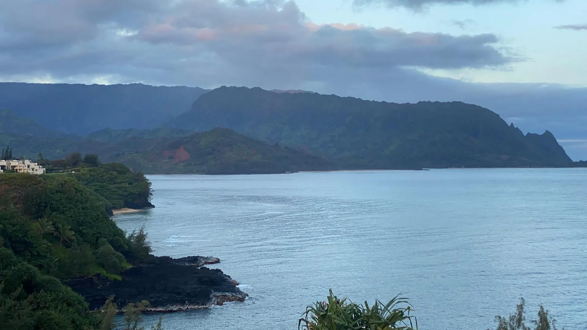 Puu Poa Ocean Bluff Condo, Incredible Views, Walk To Beaches, Pool & Tennis Princeville Apartamento